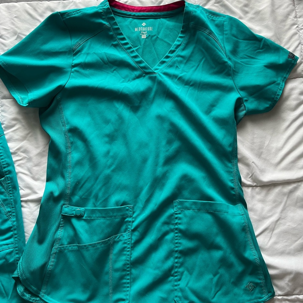 Medcouture teal scrub top and scrub pants